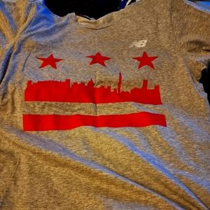 New balance men's t shirt the price includes delivery fee